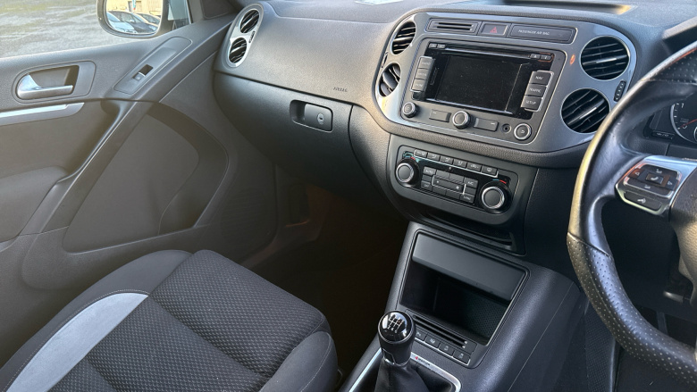 Volkswagen Tiguan 2.0 TDi BlueMotion Tech R-Line 5dr Diesel Estate